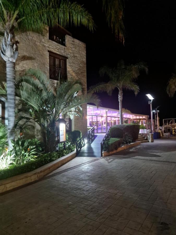 Y & P Latchi Hotel Экстерьер фото